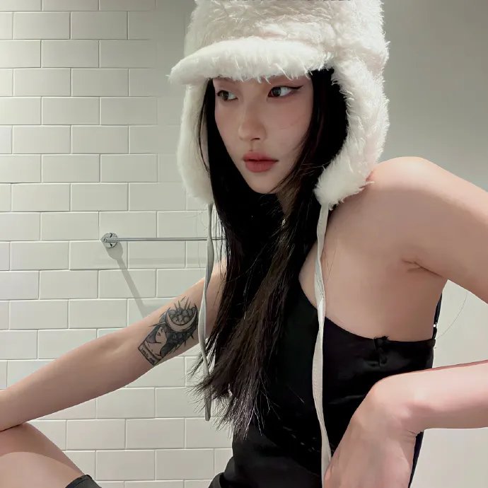 黑珍珠艾曼妞